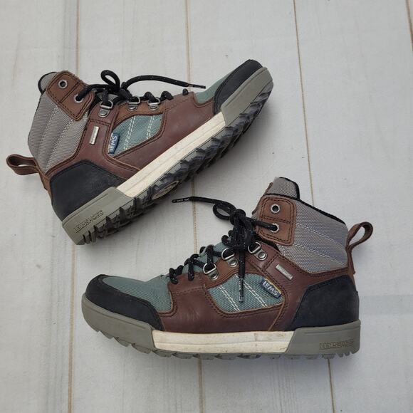 Lems Outlander waterproof hiking boots leather gorpcore wide toe box barefoot